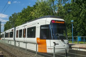 GTZ8-B 5030 „Friedrich Wilhelm Murnau“ am 13.08.2022 als Linie 4 Richtung Lohmannshof an der gleichnamigen Gesamtschule Stieghorst.
