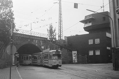 834 04.10.1980 Bielefeld, Schildescher Straße, Bunsesbahnunterführung.jpg