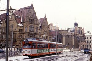 GT8 804 am 29.02.1988 als Linie 2 Richtung Milse an der Haltestelle Rathaus.