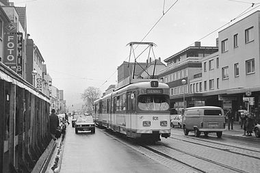 831 02.03.1981 Bielefeld-Brackwede, Hauptstraße.jpg